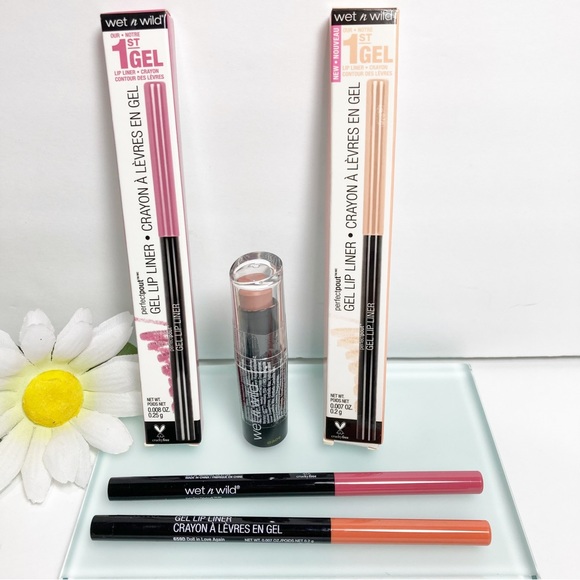 Wet N Wild Lip Bundle Qty 3 Lip Liners 2 Lipstick 1 Pink Nude Tones NEW - Picture 1 of 6